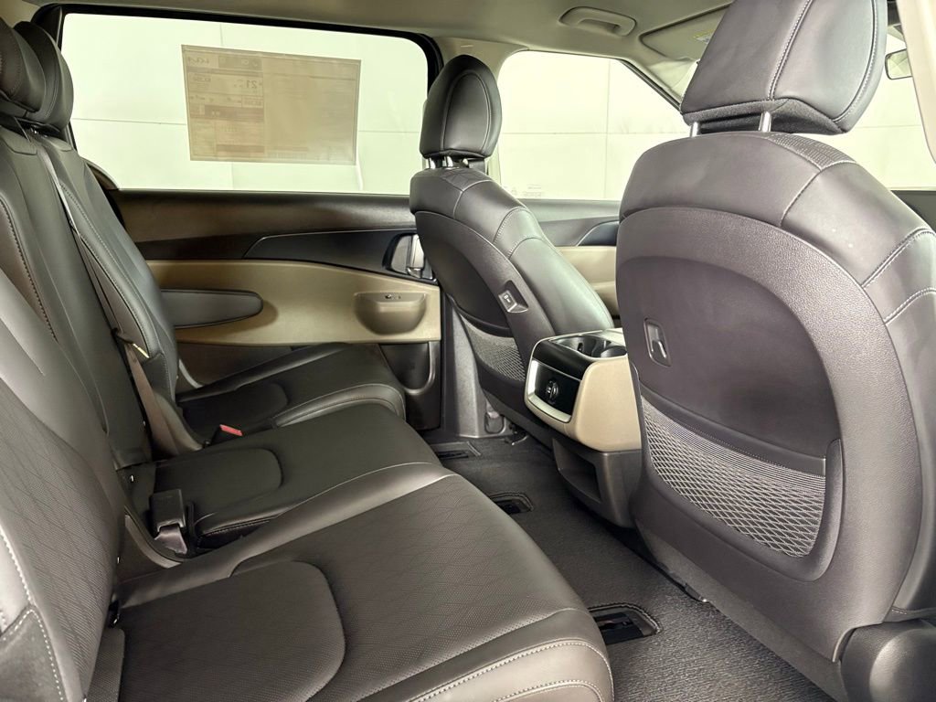 New 2026 Kia Carnival image 16
