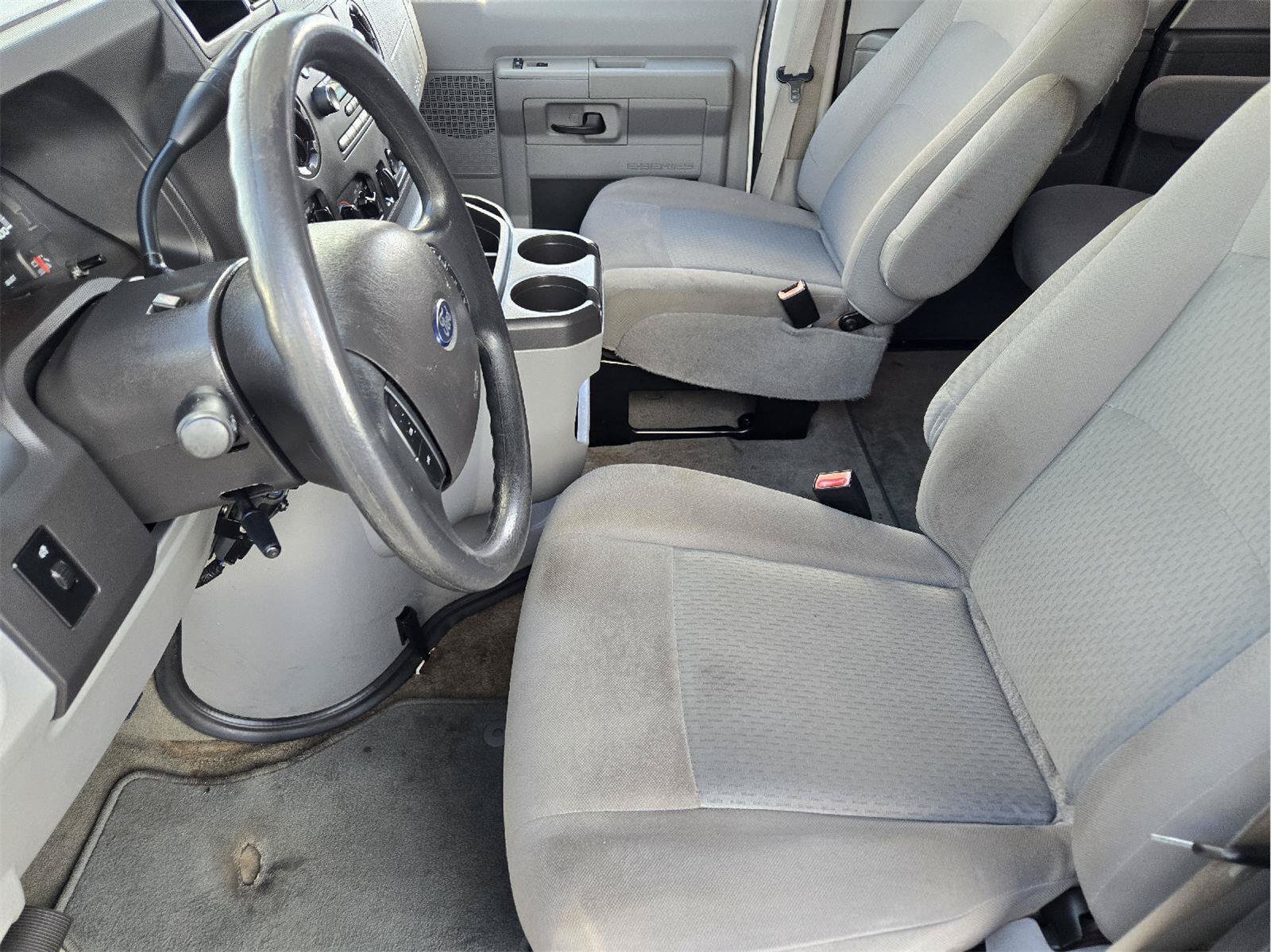 Used 2014 Ford E-350 and Econoline 350 XLT RWD image 13