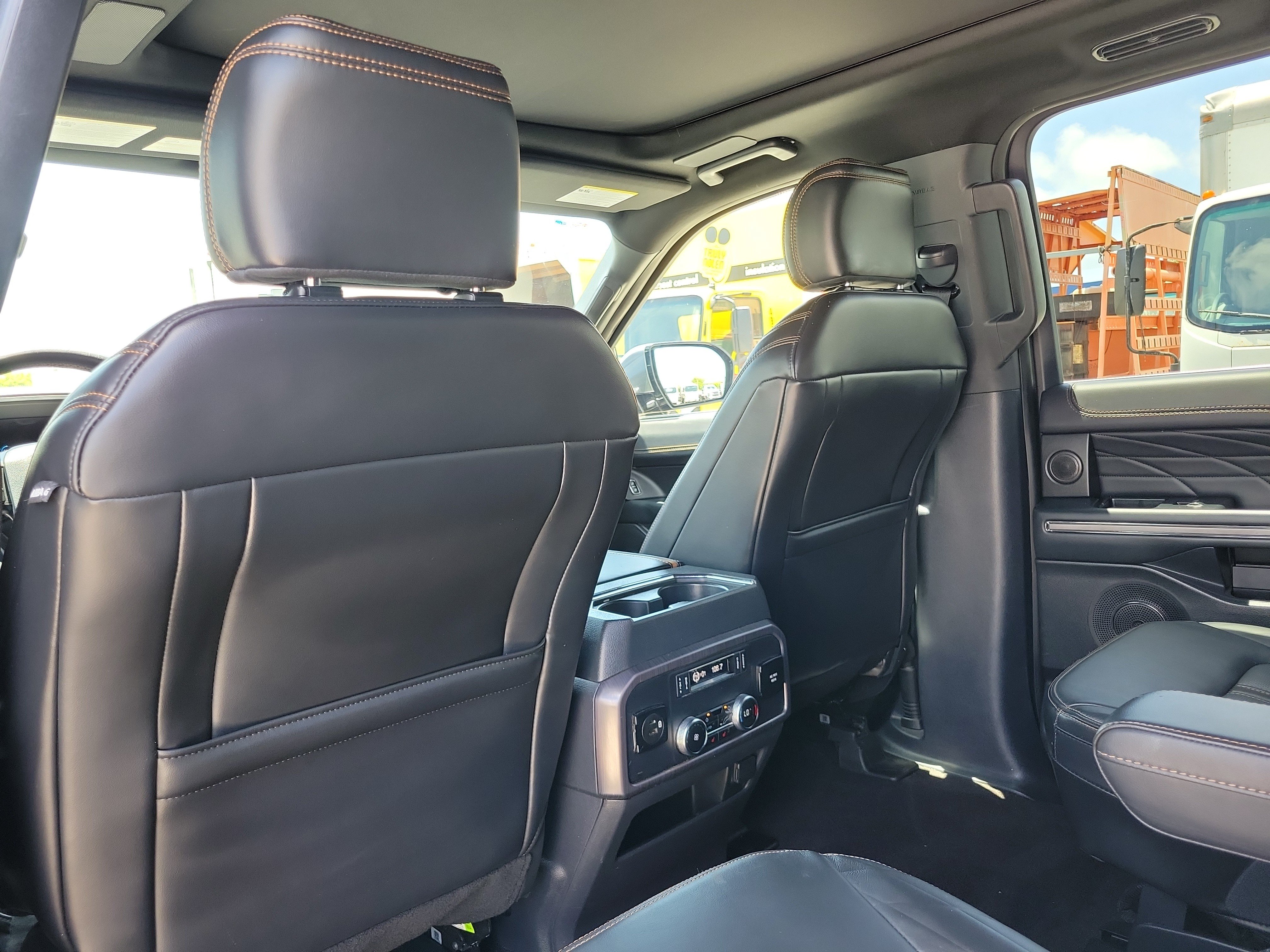 Used 2023 Ford Expedition Platinum AWD/4WD image 16