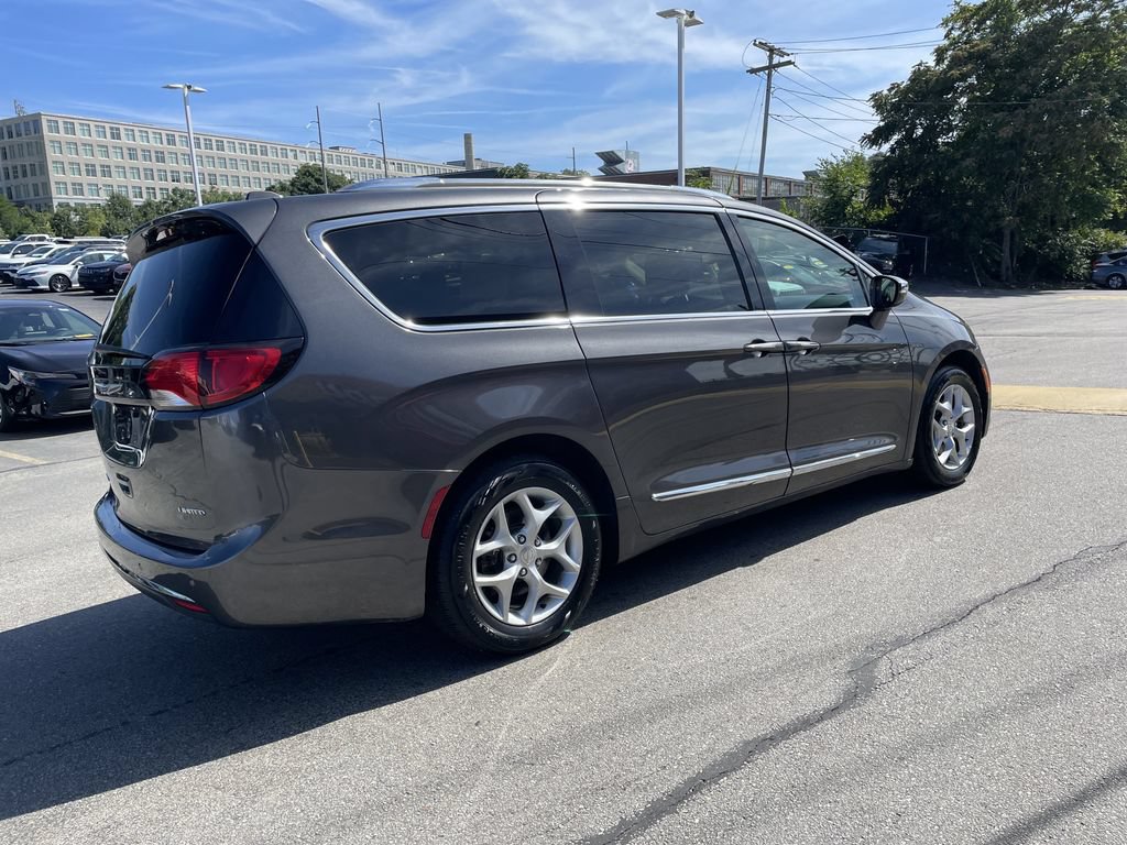 Certified 2019 Chrysler Pacifica Limited FWD image 8