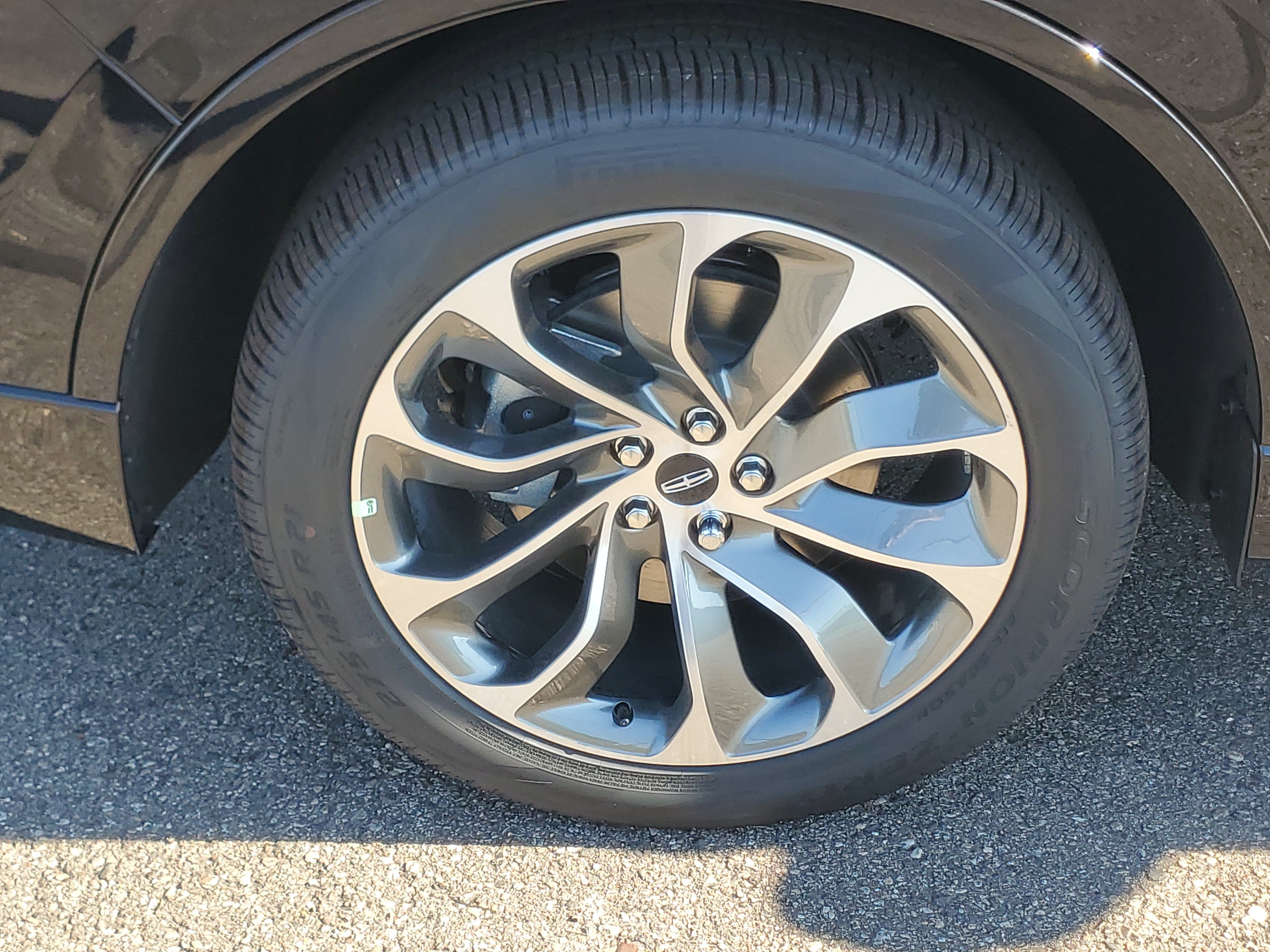 New 2026 Lincoln Aviator AWD image 5