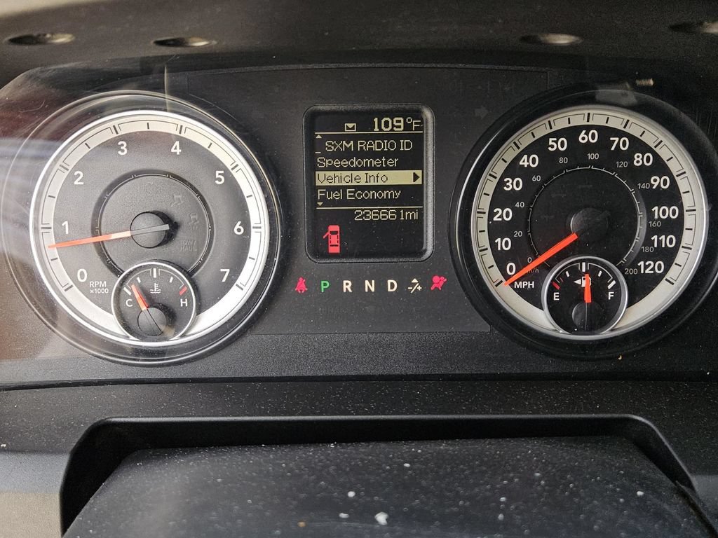 Used 2014 RAM 1500 Express RWD image 17