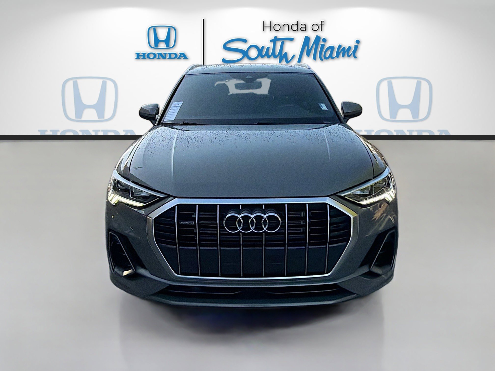 Used 2024 Audi Q3 2.0T Premium image 2