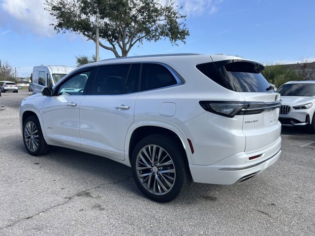 Used 2025 Buick Enclave Avenir image 6