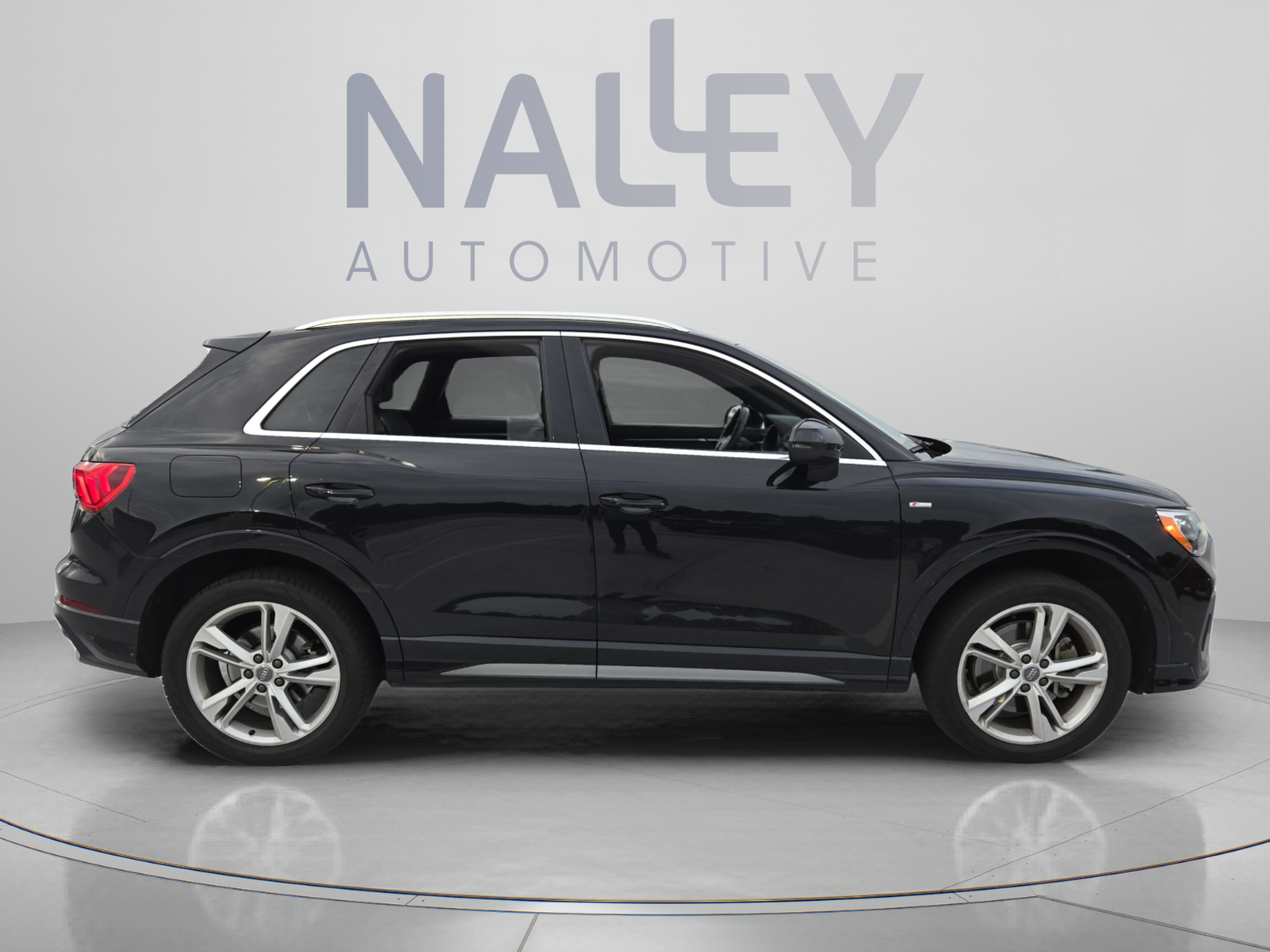 Used 2020 Audi Q3 2.0T Premium w/ Convenience Package AWD/4WD image 6