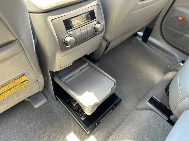Used 2010 Toyota Highlander Limited AWD/4WD image 29