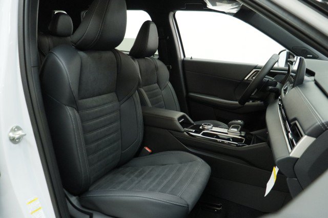 New 2026 Mitsubishi Outlander LE FWD image 18