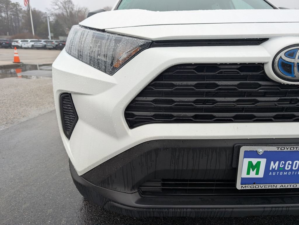 Used 2021 Toyota RAV4 LE AWD/4WD image 9