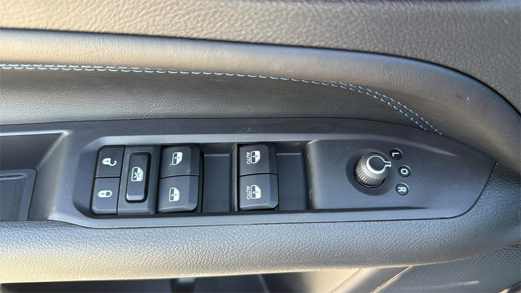 New 2026 Jeep Compass Limited image 17