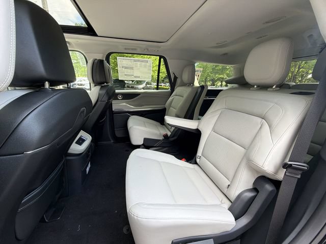 New 2026 Lincoln Navigator Reserve AWD/4WD image 23