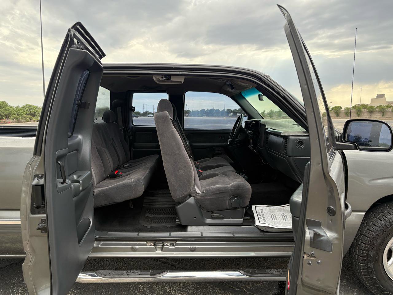 Used 2002 Chevrolet Silverado 1500 LS w/ Heavy Duty Suspension Pkg RWD image 23