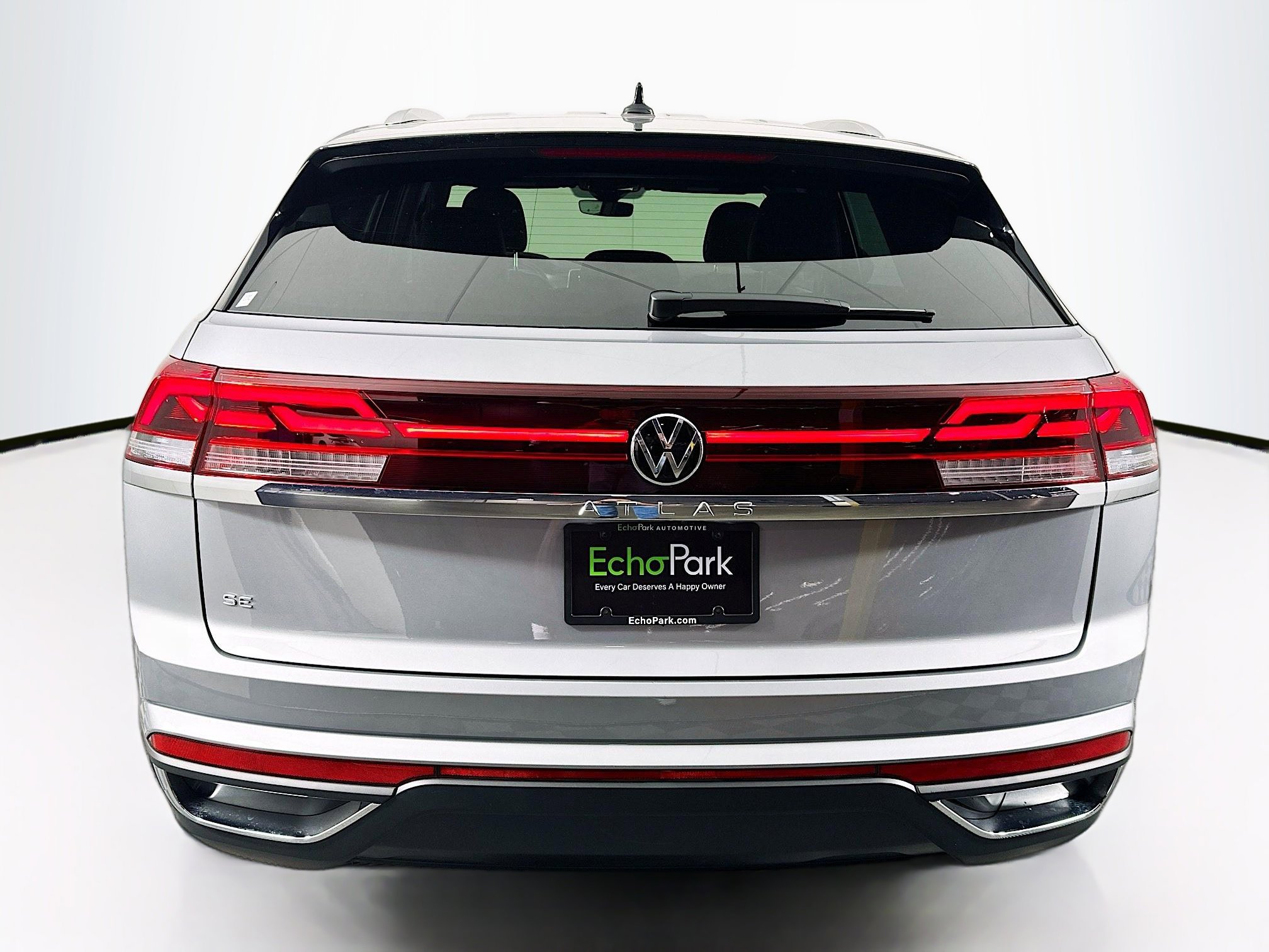 Used 2025 Volkswagen Atlas Cross Sport SE FWD image 7