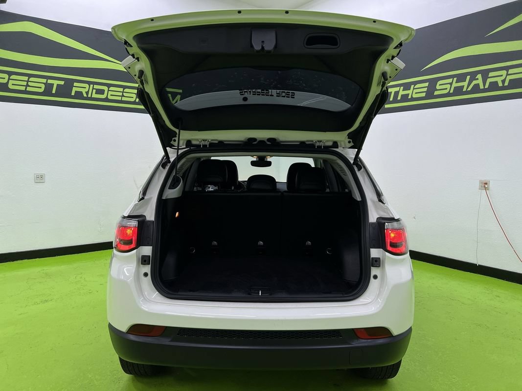 Used 2019 Jeep Compass Latitude w/ Popular Equipment Group AWD/4WD image 9