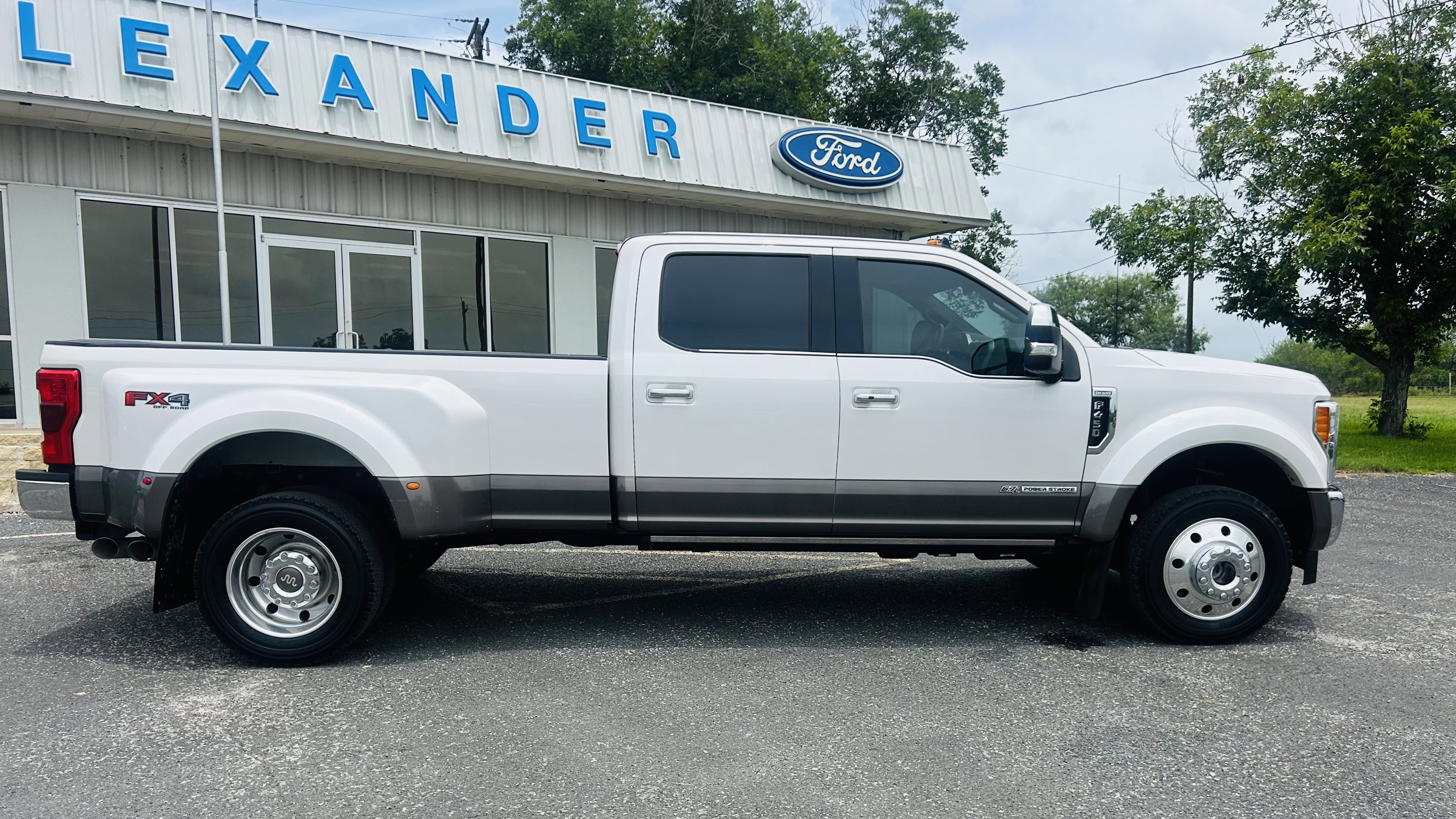 Used 2019 Ford F450 King Ranch w/ King Ranch Ultimate Package image 12