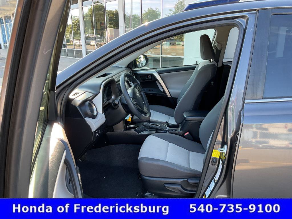 Used 2015 Toyota RAV4 LE AWD/4WD image 31