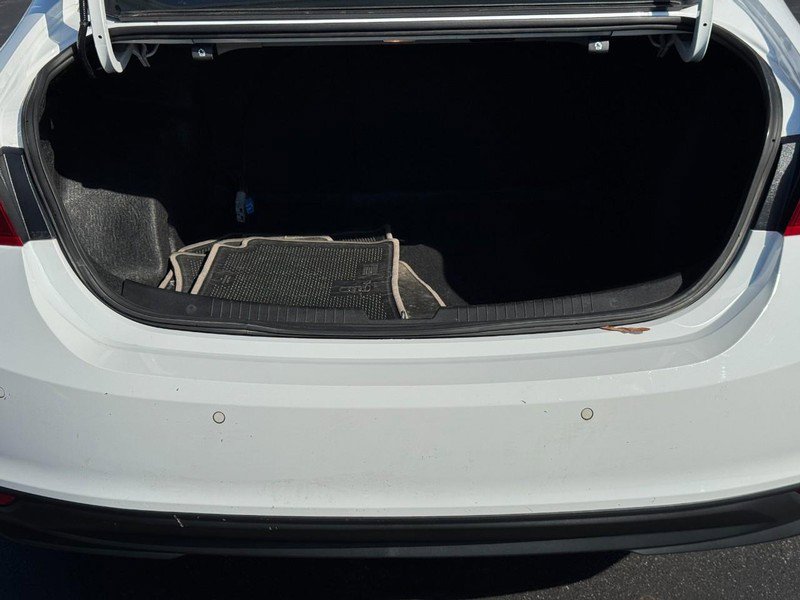 Used 2020 Chevrolet Malibu LS w/ Driver Confidence Package II image 4