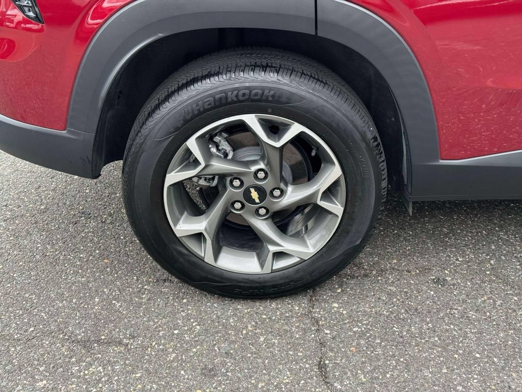 Used 2024 Chevrolet Trax LT w/ Driver Confidence Package FWD image 10