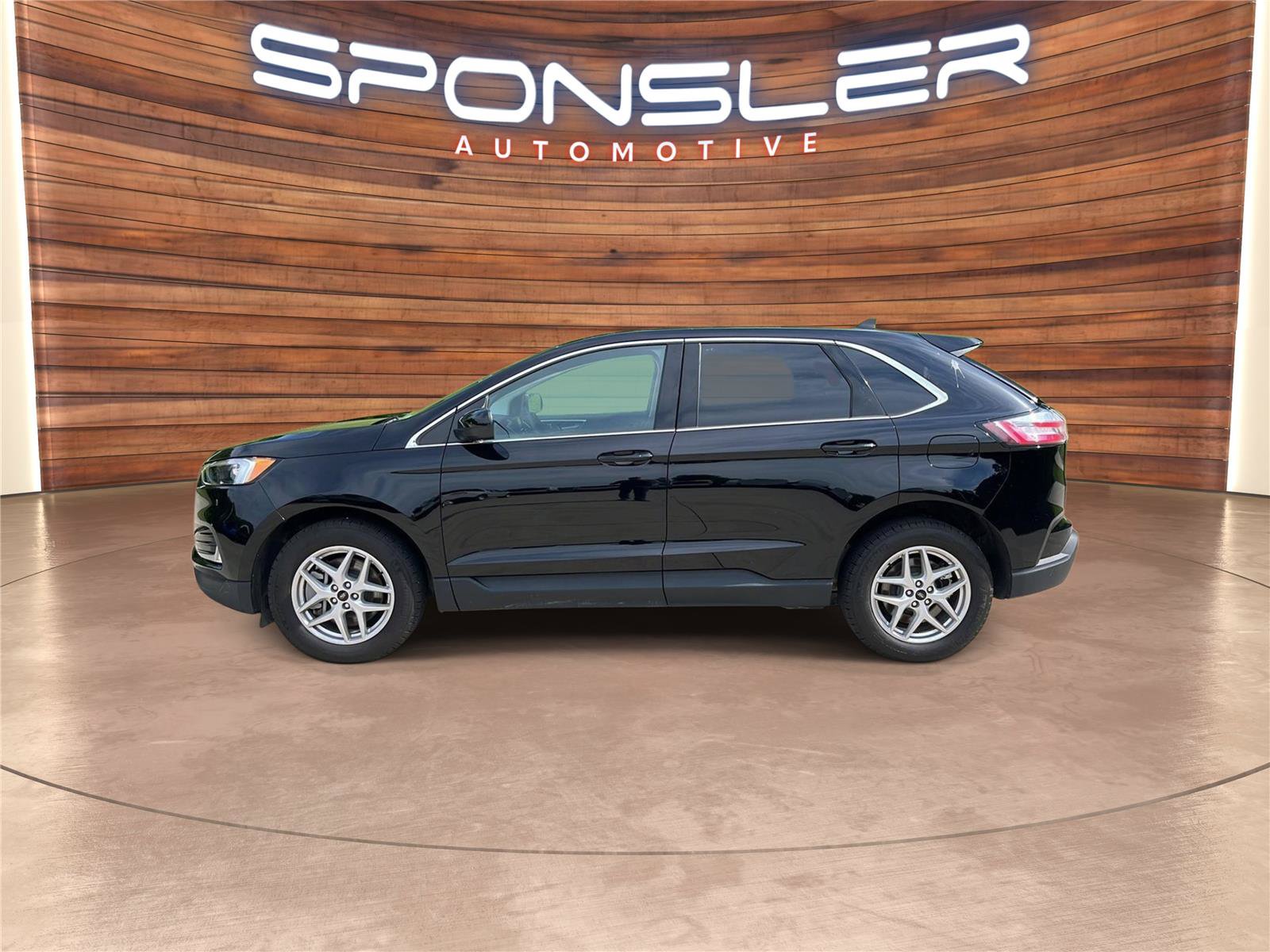 Certified 2023 Ford Edge SEL w/ Convenience Package AWD/4WD image 2