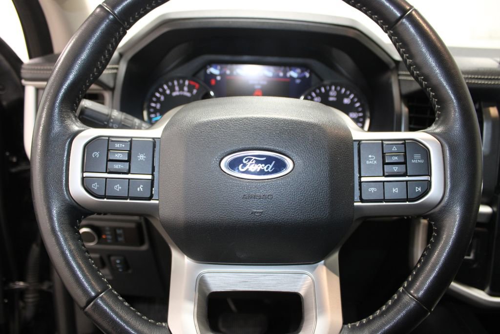 Used 2024 Ford Expedition Max XLT image 13