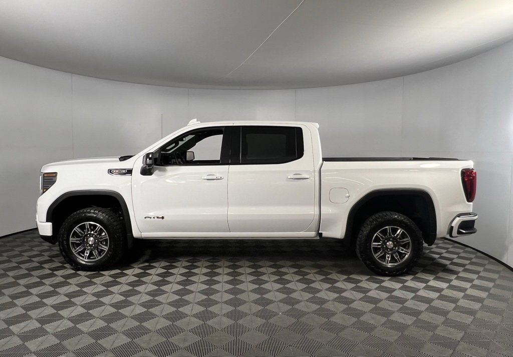 Used 2025 GMC Sierra 1500 AT4 image 9