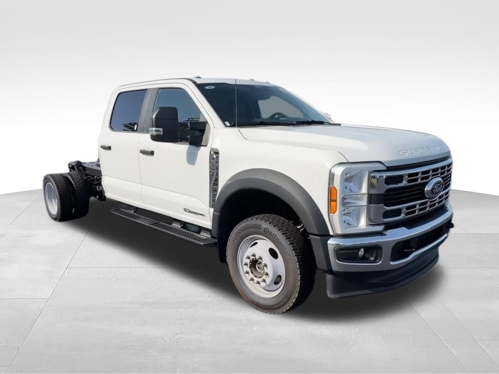 Used 2025 Ford F550 4x4 Crew Cab Super Duty image 3