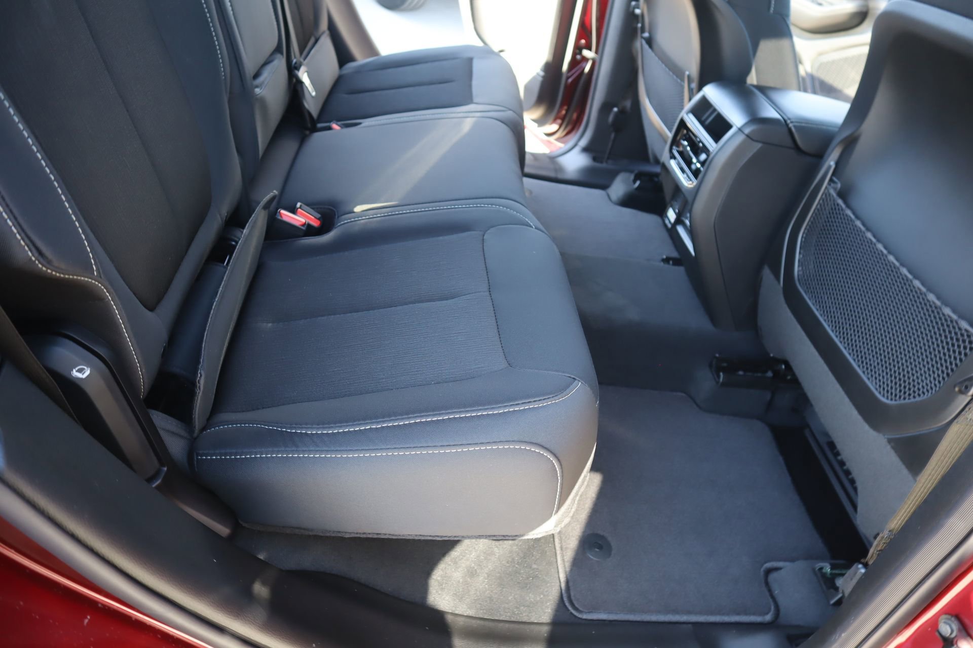 New 2026 Jeep Grand Cherokee Laredo image 14