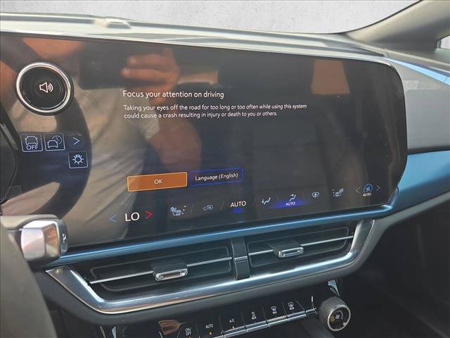 Certified 2024 Chevrolet Equinox EV LT FWD image 13