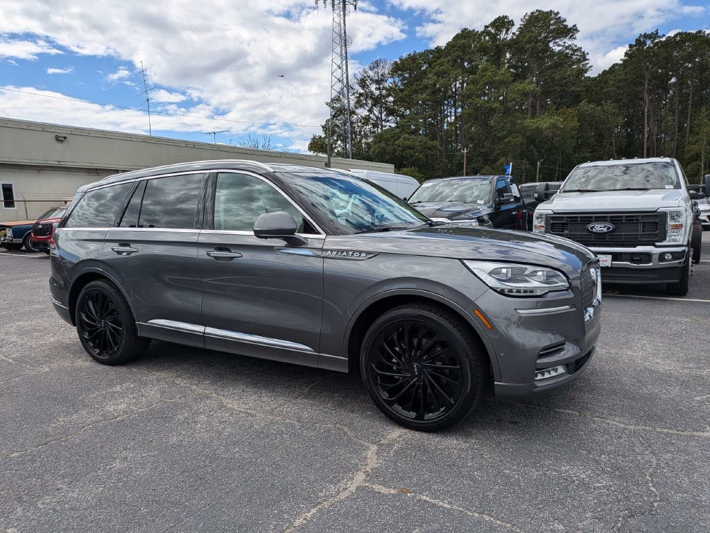 Used 2022 Lincoln Aviator Reserve w/ Equipment Group 201A RWD image 2