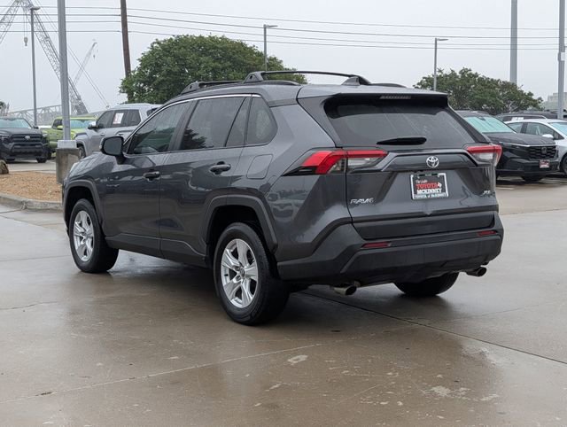 Used 2020 Toyota RAV4 XLE w/ Convenience Package FWD image 7