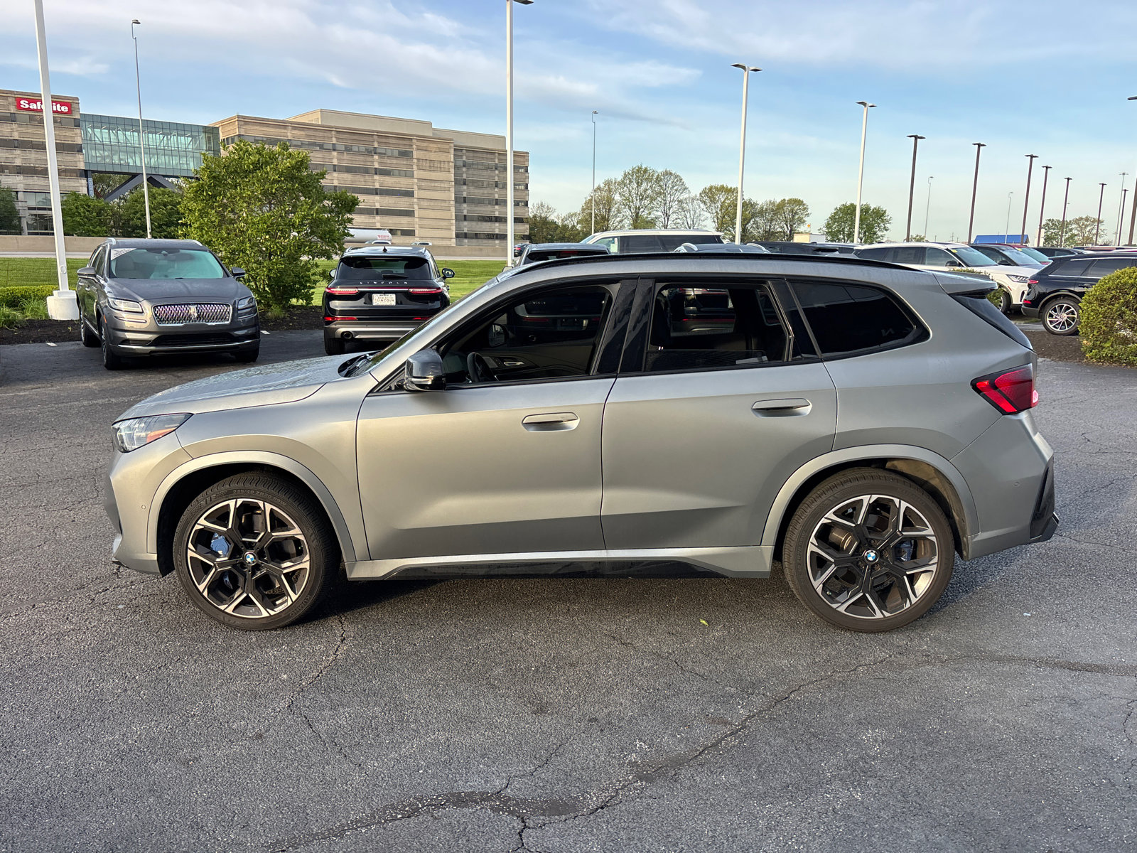 Used 2024 BMW X1 M35i w/ Premium Package AWD/4WD image 4