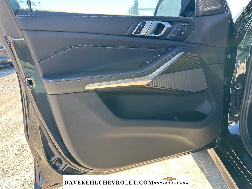 Used 2026 BMW X7 M60i image 9