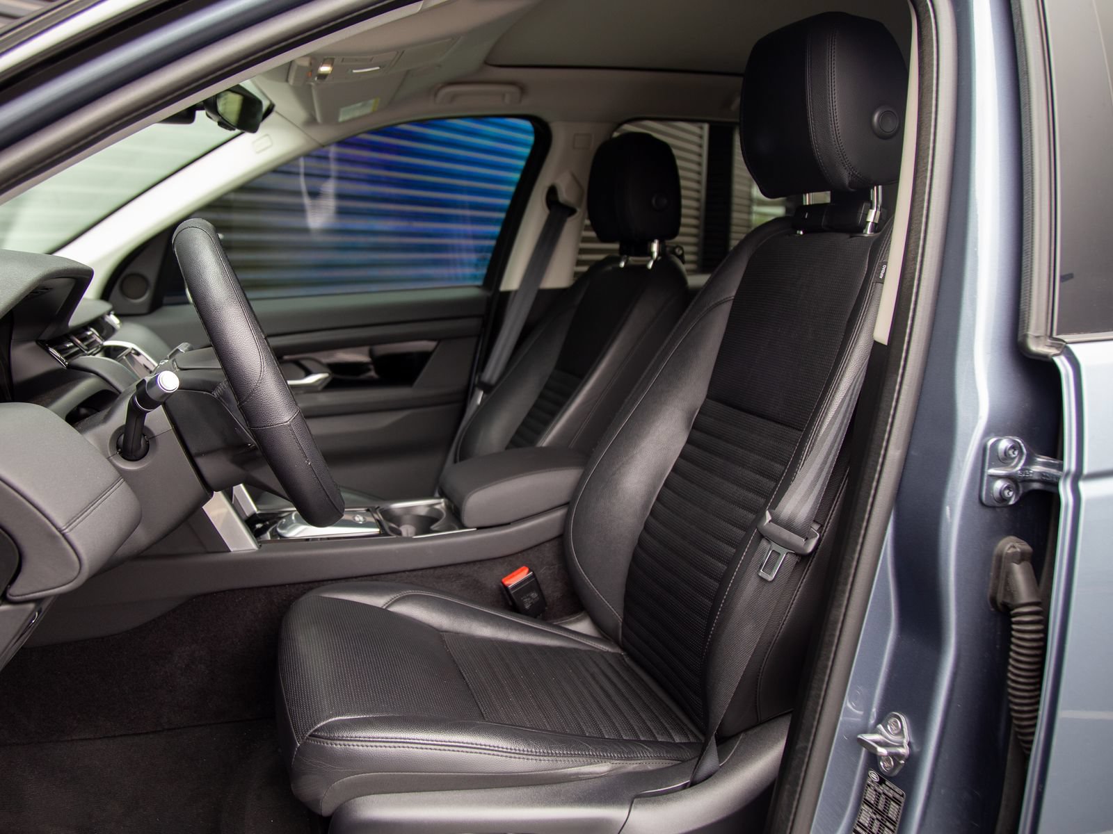 Used 2022 Land Rover Discovery Sport SE AWD/4WD image 5