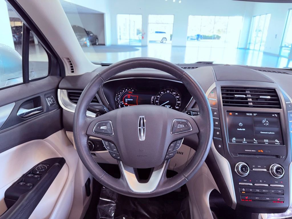 Used 2017 Lincoln MKC Premiere image 16