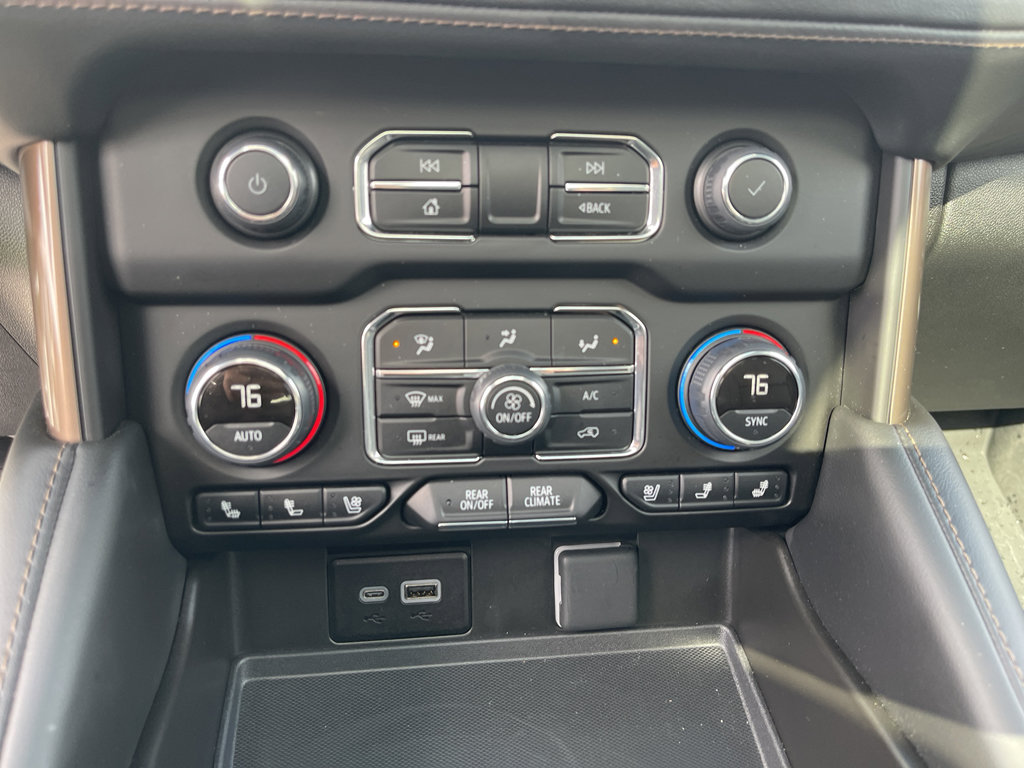 Used 2024 Chevrolet Tahoe High Country w/ Premium Package image 28