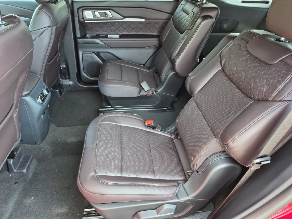 New 2026 Ford Explorer Platinum w/ LUX Leather Package AWD/4WD image 19