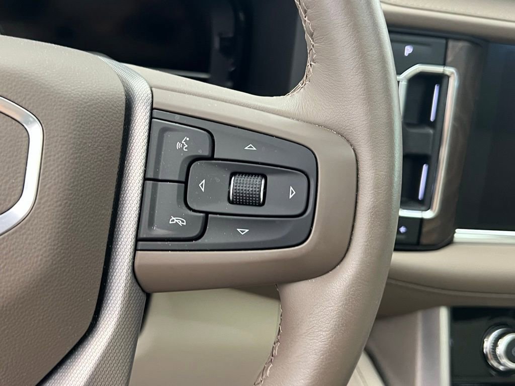 Used 2024 GMC Yukon Denali w/ Advanced Technology Package AWD/4WD image 23