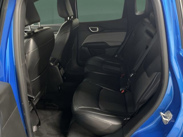 Used 2023 Jeep Compass Latitude AWD/4WD image 13