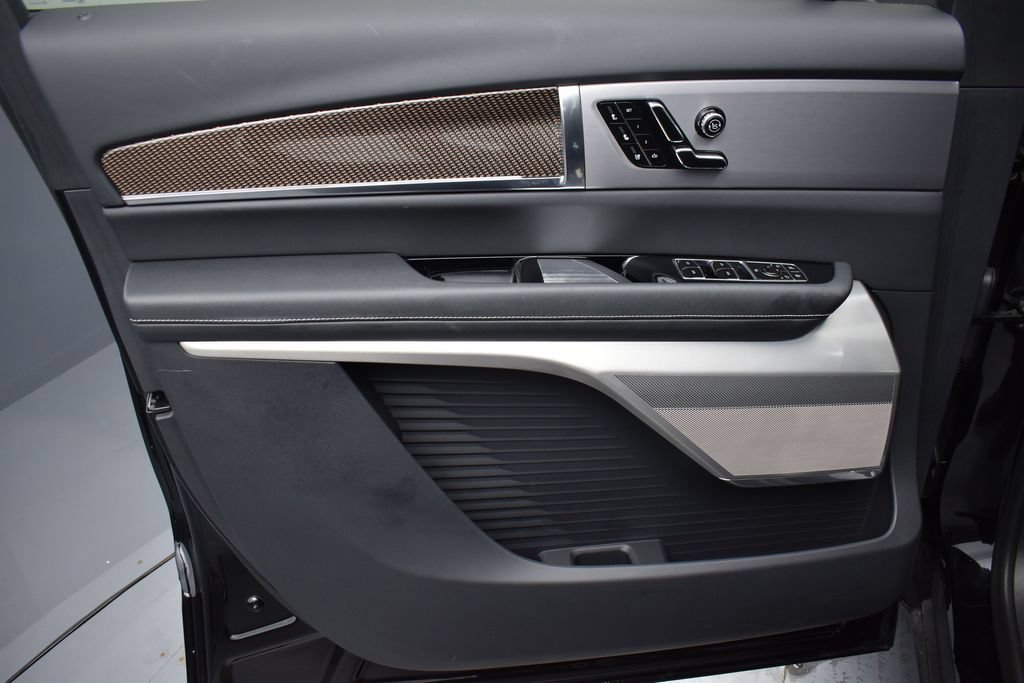 Certified 2026 Cadillac Vistiq Luxury w/ LPO, Floor Liner Package AWD/4WD image 9