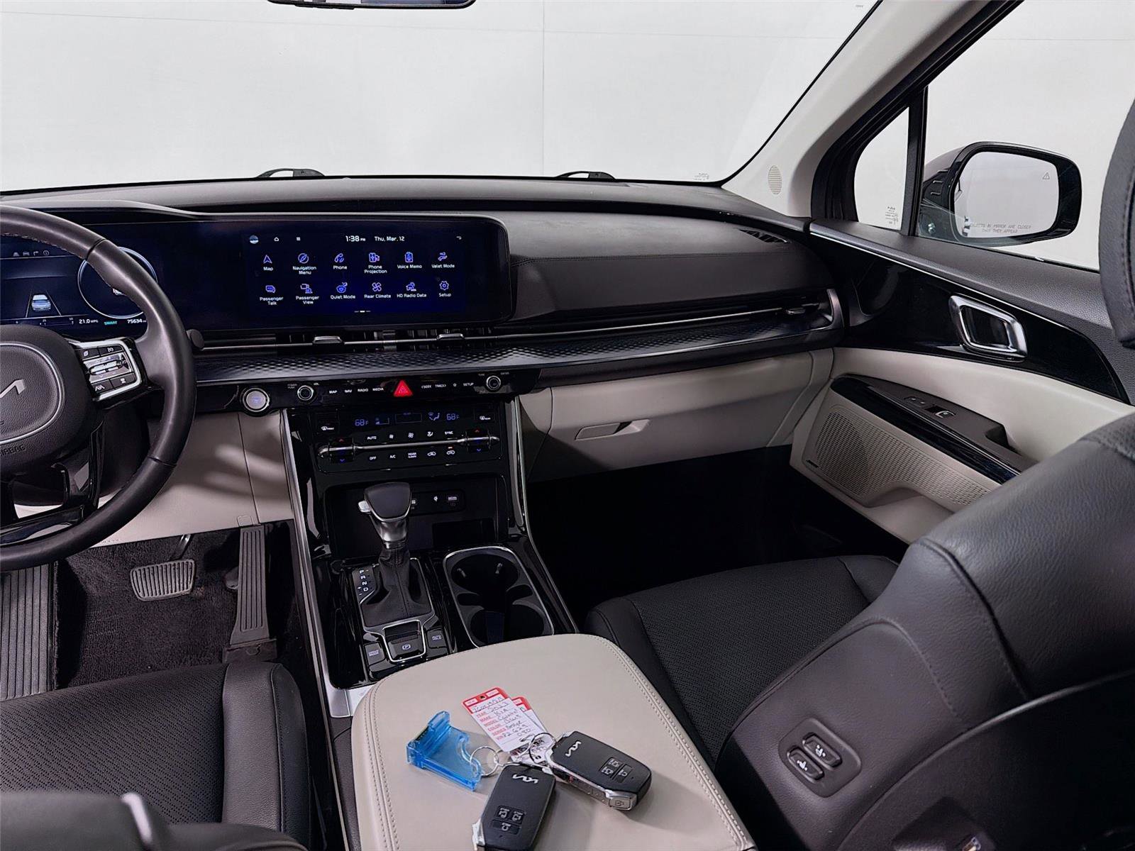 Used 2023 Kia Carnival SX Prestige image 25