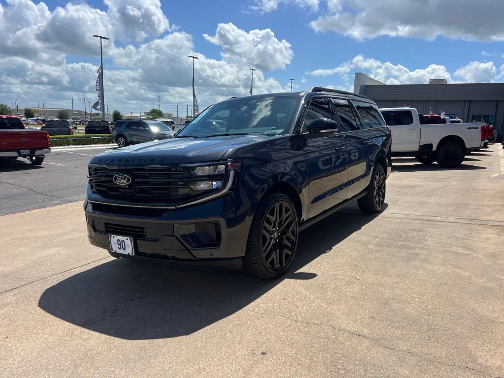 New 2026 Ford Expedition Max Platinum w/ Stealth Performance Package AWD/4WD image 4