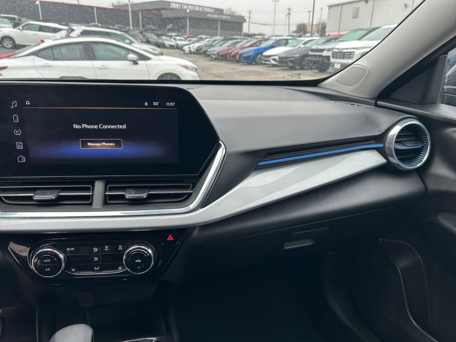 Used 2025 Chevrolet Trax LT w/ LT Convenience Package image 30