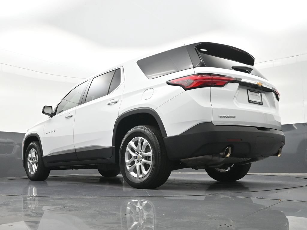 Used 2023 Chevrolet Traverse LS FWD image 30