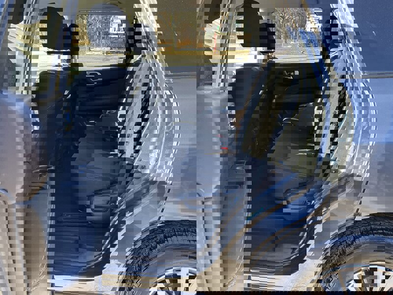 Used 2018 Nissan Pathfinder S image 14