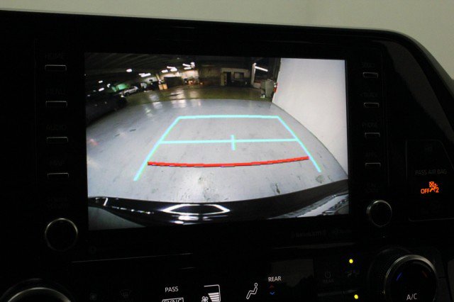 Used 2022 Toyota Highlander XLE image 17