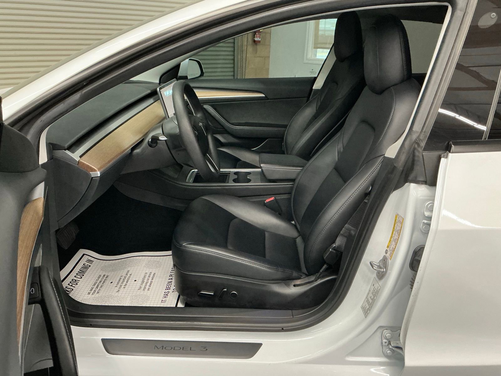 Used 2023 Tesla Model 3 Standard Range image 10