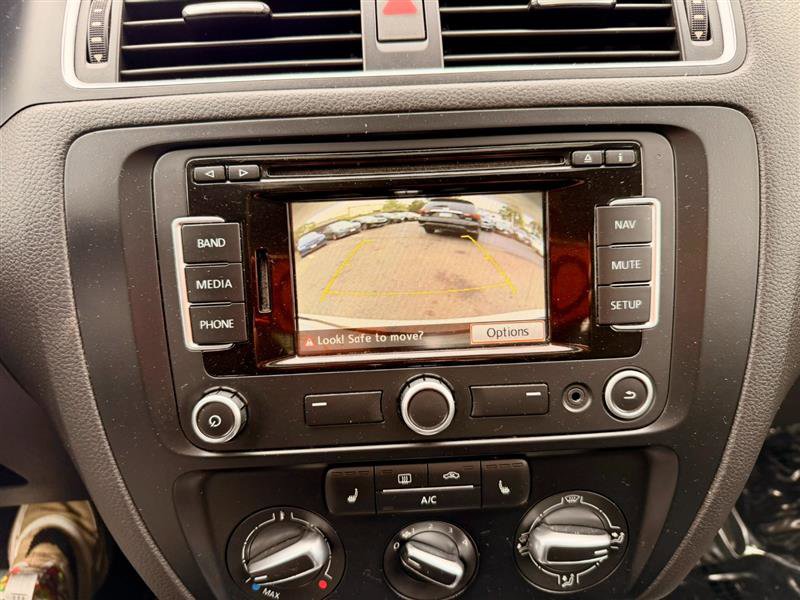 Used 2014 Volkswagen Jetta SEL FWD image 18