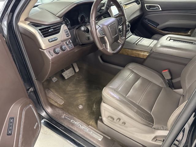 Used 2017 GMC Yukon Denali AWD/4WD image 14