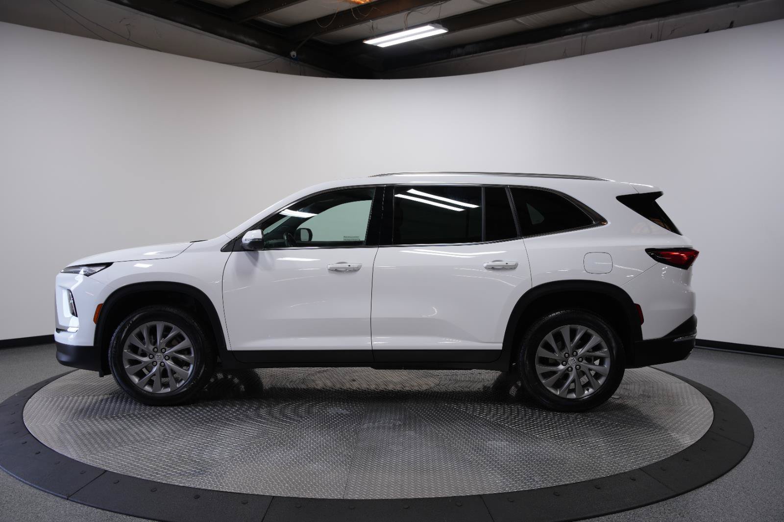 Used 2026 Buick Enclave Preferred FWD image 5