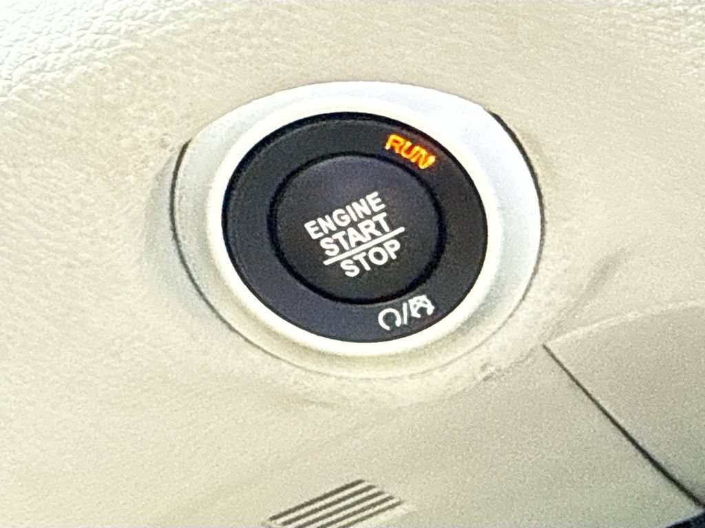 Used 2021 Chrysler Pacifica Touring-L w/ Premium & Safety Sphere Group FWD image 36