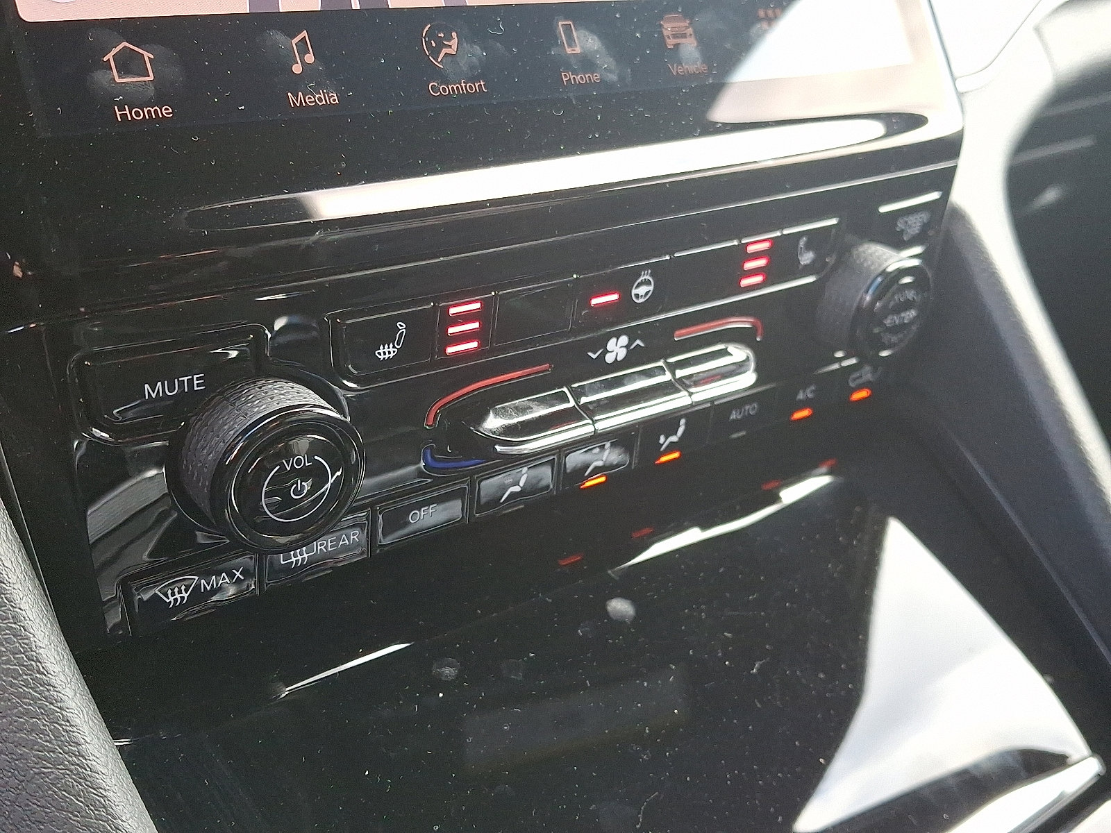 Used 2025 Jeep Grand Cherokee Limited w/ Trailer Tow Package image 16